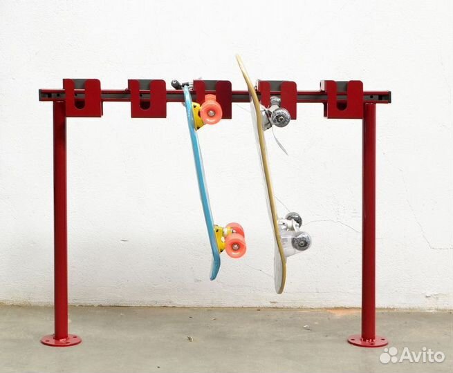 Стойка для скейтбородов запираемая 32666