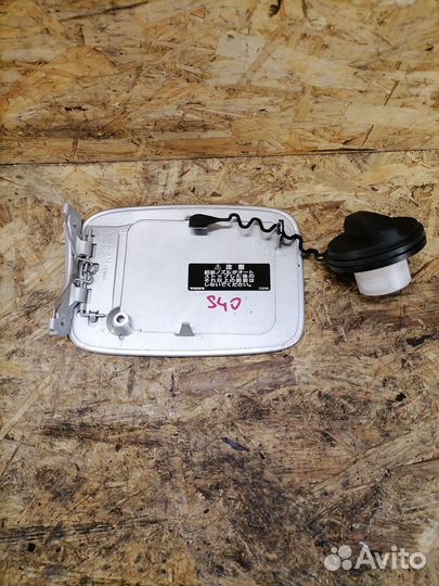 Лючок бензобака Volvo S40