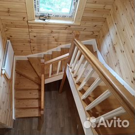 Деревянная лестница на 2этаж для дома