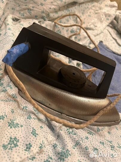 Рабочий советский утюг