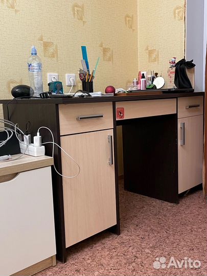 Письменный стол