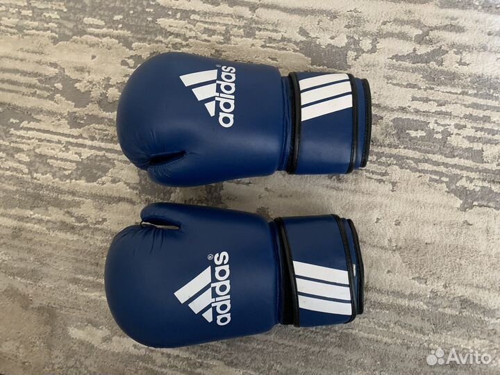 Боксерские перчатки 10 oz