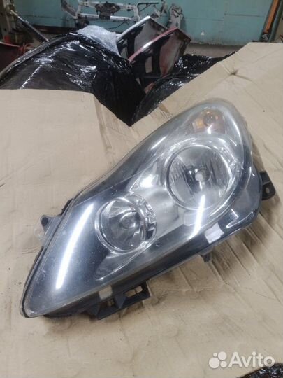 Фара левая Opel Corsa D Z12XEP 2008