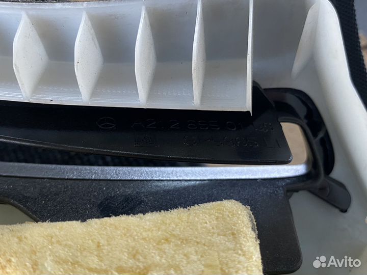 Обшивка задней левой стойки Mercedes Benz w212