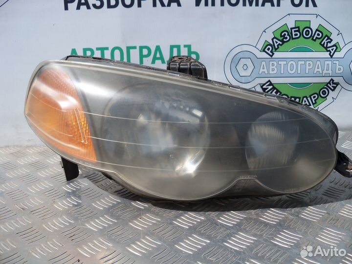 Комплект фар Honda HR-V 3D 1999г левый руль