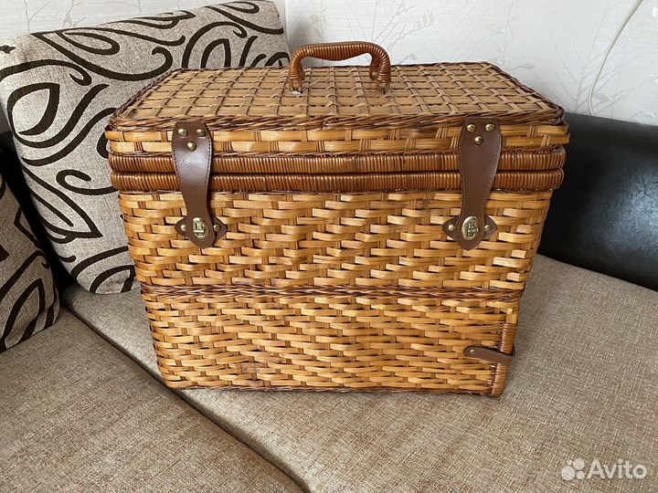 Набор для пикника в чемодане