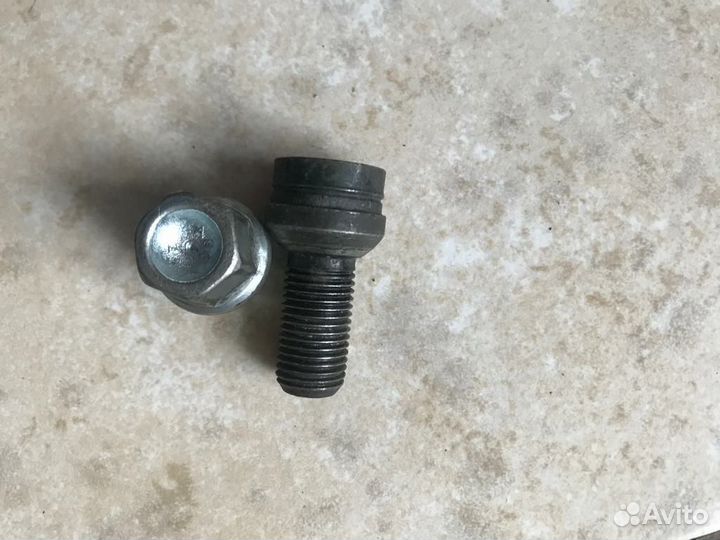 Набор секреток на колёса Audi VW Skoda