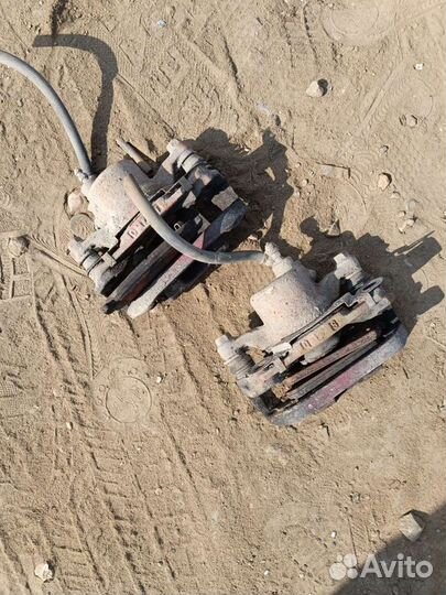 Суппорта задние Инфинити Q45 2001-2006 г