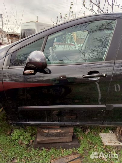 Дверь передняя левая Peugeot 308 2008 1.6л