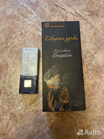 Дверная ручка Fuaro и петли