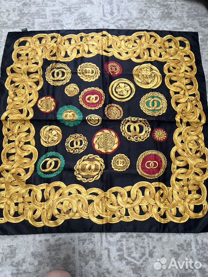 Платок chanel стильный с золотыми цепями