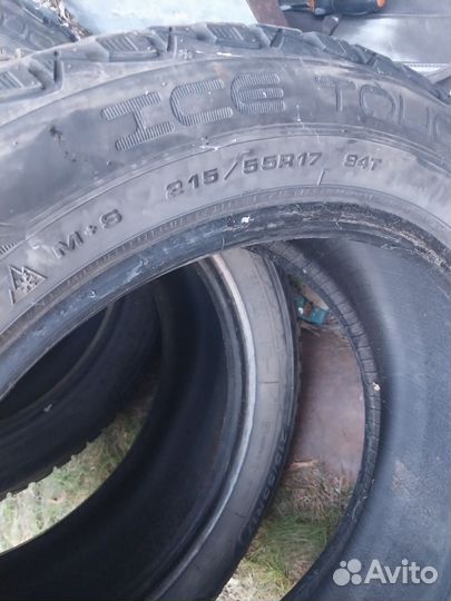 Dunlop Ice Touch 215/55 R17