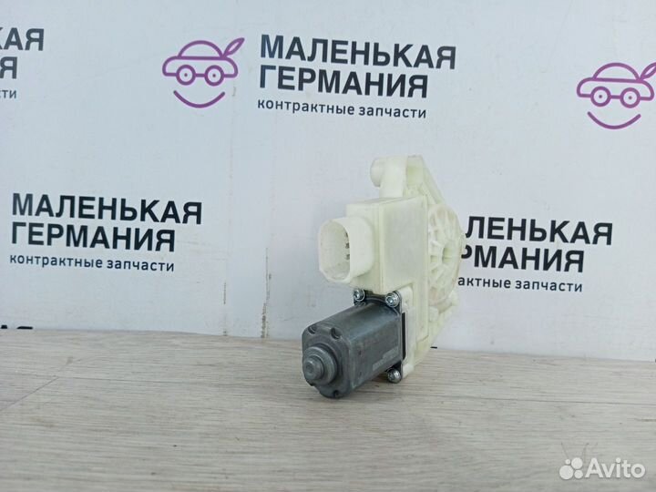 Моторчик стеклоподъемника передний левый BMW M5