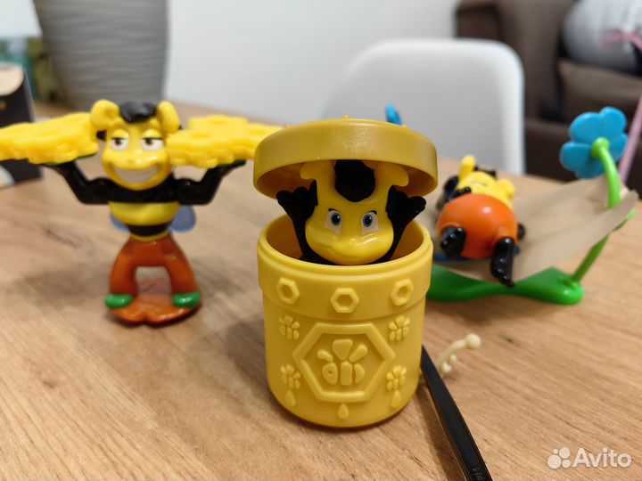 Игрушки из киндер сюрприз макси