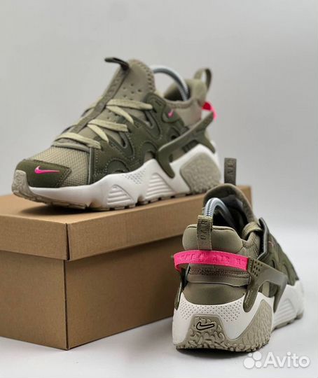 Кроссовки женские Nike Air Huarache Craft