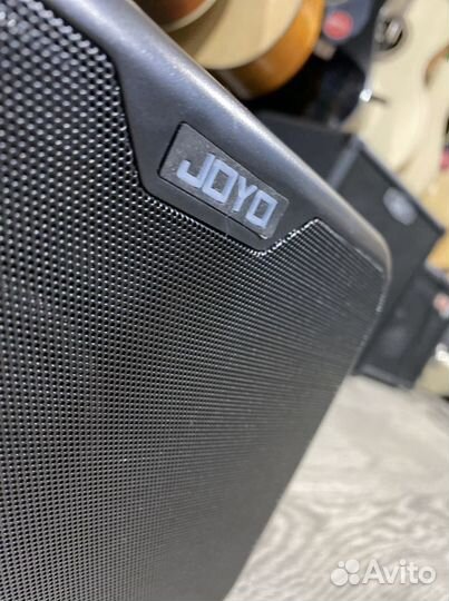 Портативный комбоусилитель для электрогитары