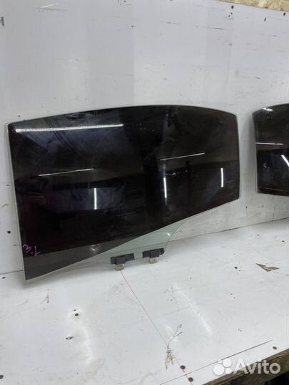 Заднее стекло двери Honda Civic 8 4D