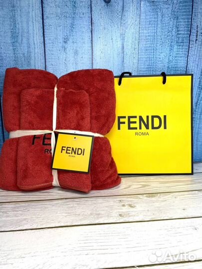 Набор из двух полотенец Fendi в фирменной упаковке