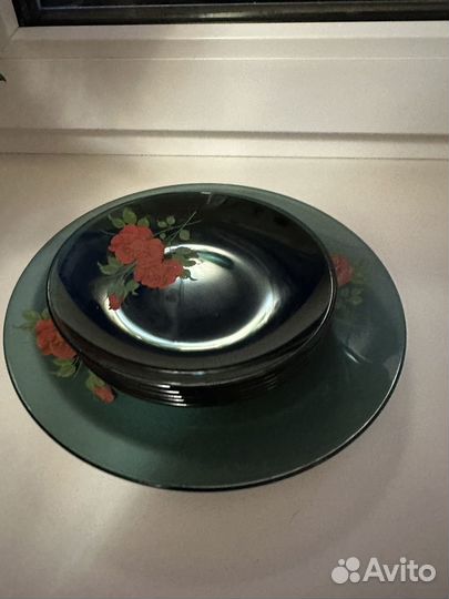 Нвбор стеклянных тарелок под десерт