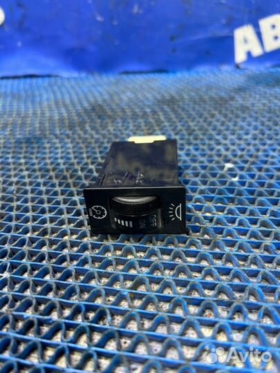 Кнопка освещения панели приборов Toyota Corolla Ce