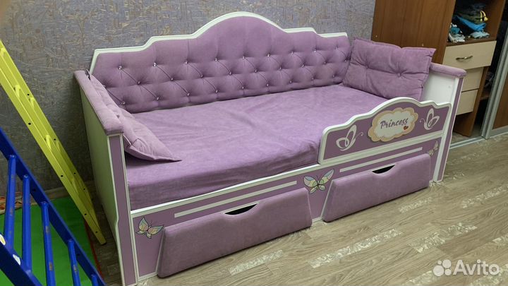 Детская кровать диван с мягкими бортиками