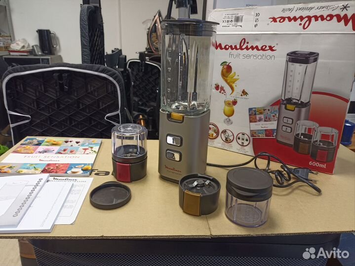 Блендер Moulinex Fruit Sensation LM142A26