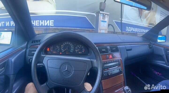 Mercedes-Benz E-класс 2 МТ, 1997, 226 100 км