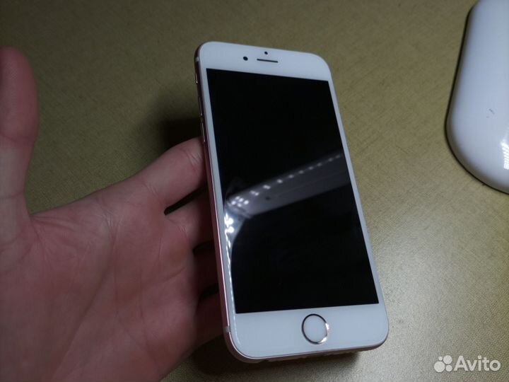 Телефон iPhone 6s