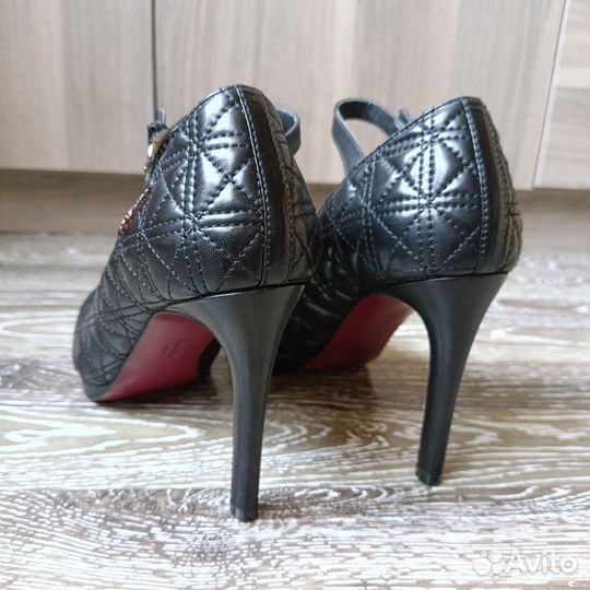 Кожаные туфли Alla Pugachova 38 р