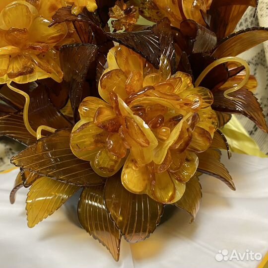 Букет из натурального янтаря