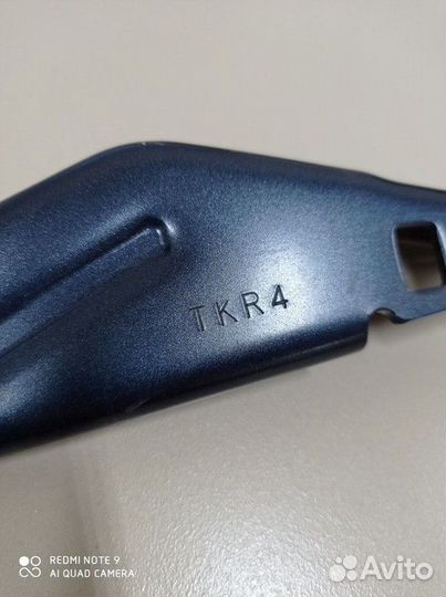 Петля капота левая Mitsubishi Outlander