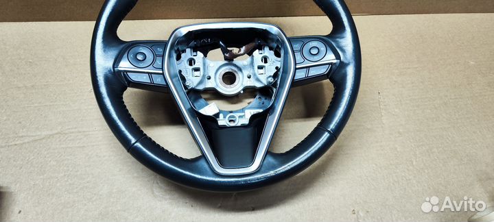 Руль с подогревом в сборе без подушки Camry 70