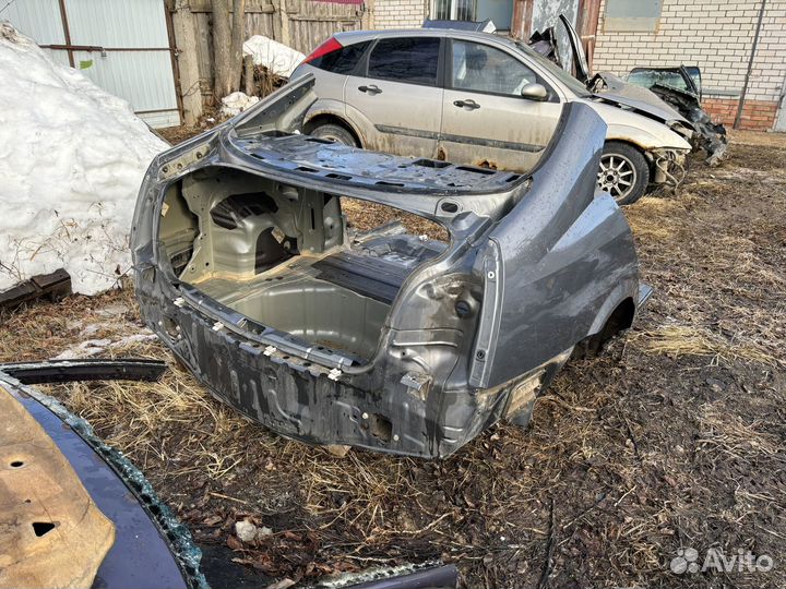 Задняя часть кузова Nissan Primera P12