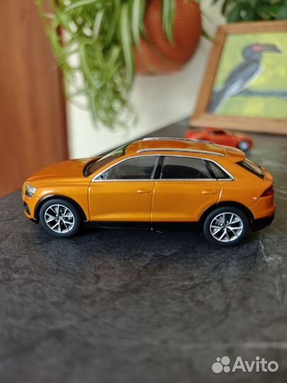 Модель автомобиля Audi q8 1/43, оригинал