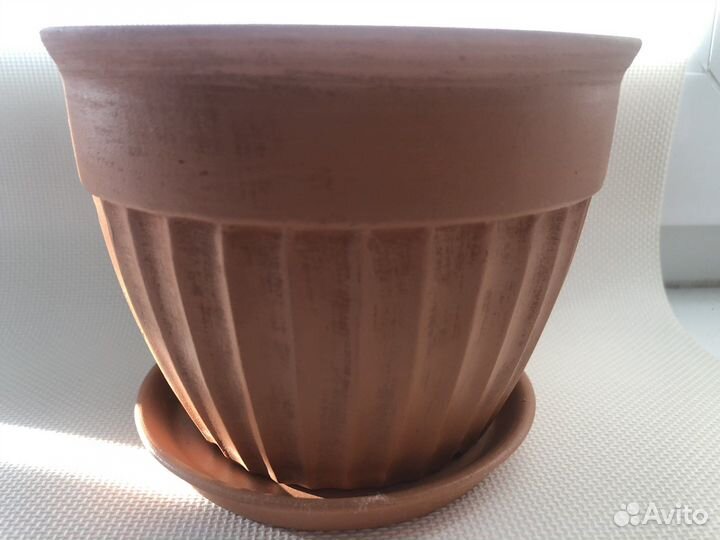 Горшок для цветов глиняный