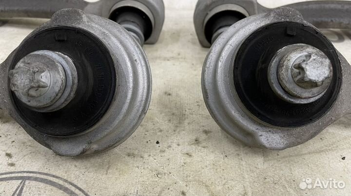 Рычаги передней подвески Mercedes W204