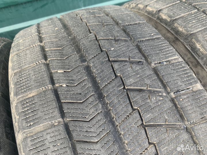Bridgestone Blizzak VRX 215/45 R17 87Q