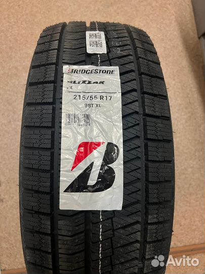Bridgestone Blizzak Ice 215/55 R17 98T