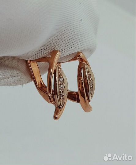 Серьги с синтетическим камнем Золото