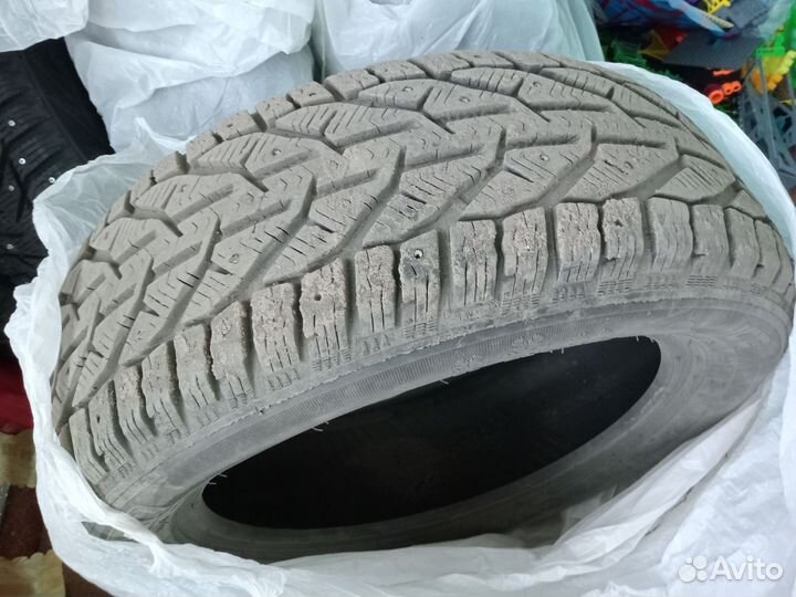 Tigar TG 505 215/55 R17