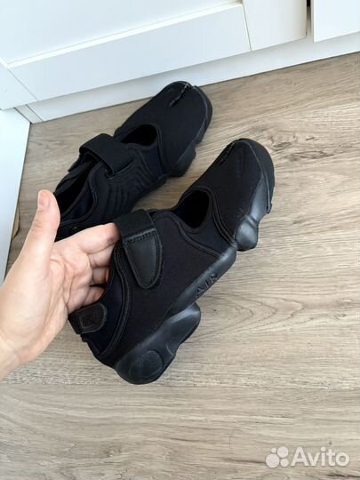 Nike air rift tabi