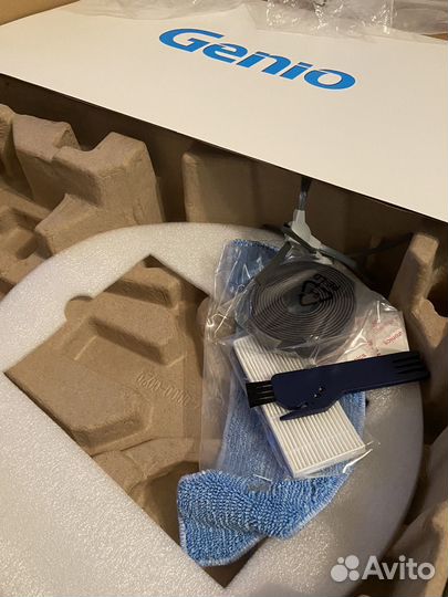 Робот пылесос genio