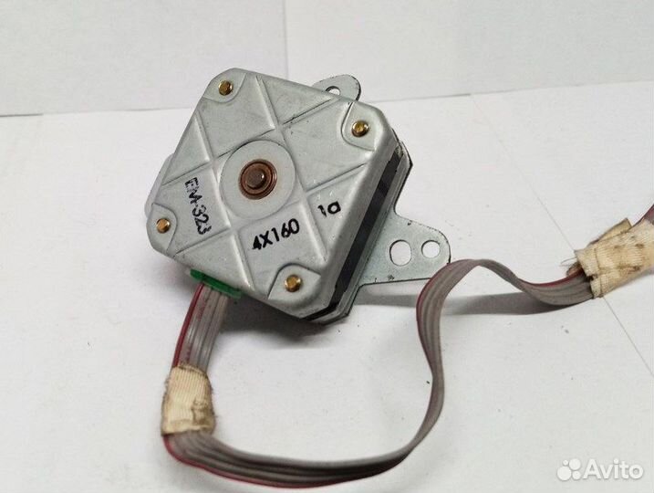 Двигатель шаговый EM-323