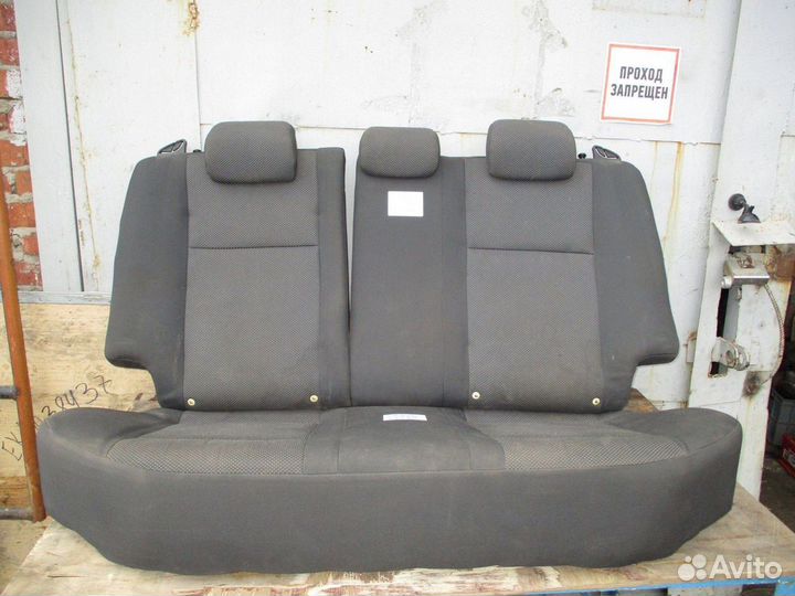 Сиденье заднее (диван) Chevrolet Aveo (T250)