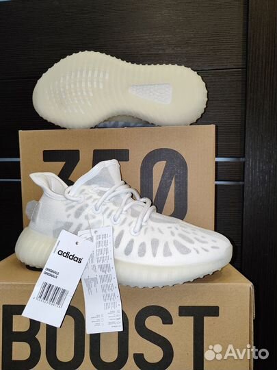 Adidas yeezy boost 350 V2 mono white кроссовки