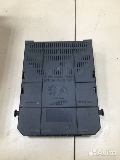 Блок предохранителей Peugeot 308