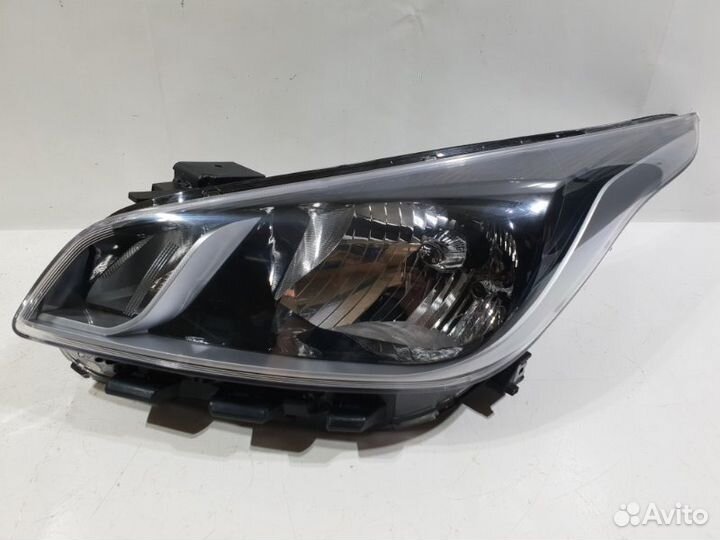 Фара передняя правая Kia Rio 5 2018