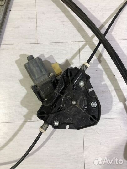 Стеклоподъёмник передний правый LADA vesta 1.6 мт