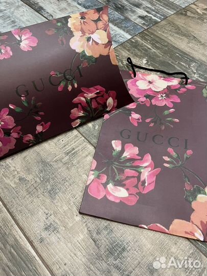 Подарочная фирменная упаковка под платок