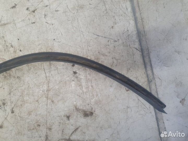 Накладка на крыло передняя правая Nissan Terrano